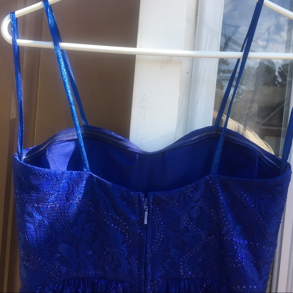 Juniors’ Strapless Dark Blue Lace Formal Dress - Picture 6 of 6